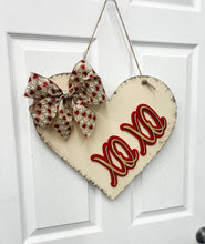 Load image into Gallery viewer, Xoxo Heart Valentine Door Hanger