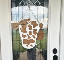 Load image into Gallery viewer, Cow Face Wood Door Hanger